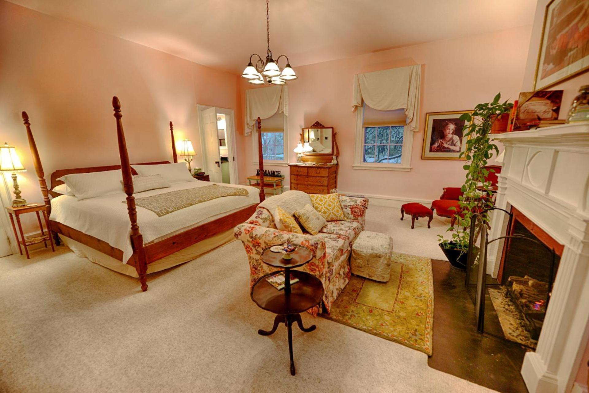 The Bed And Breakfast At Oliver Phelps Canandaigua Room photo