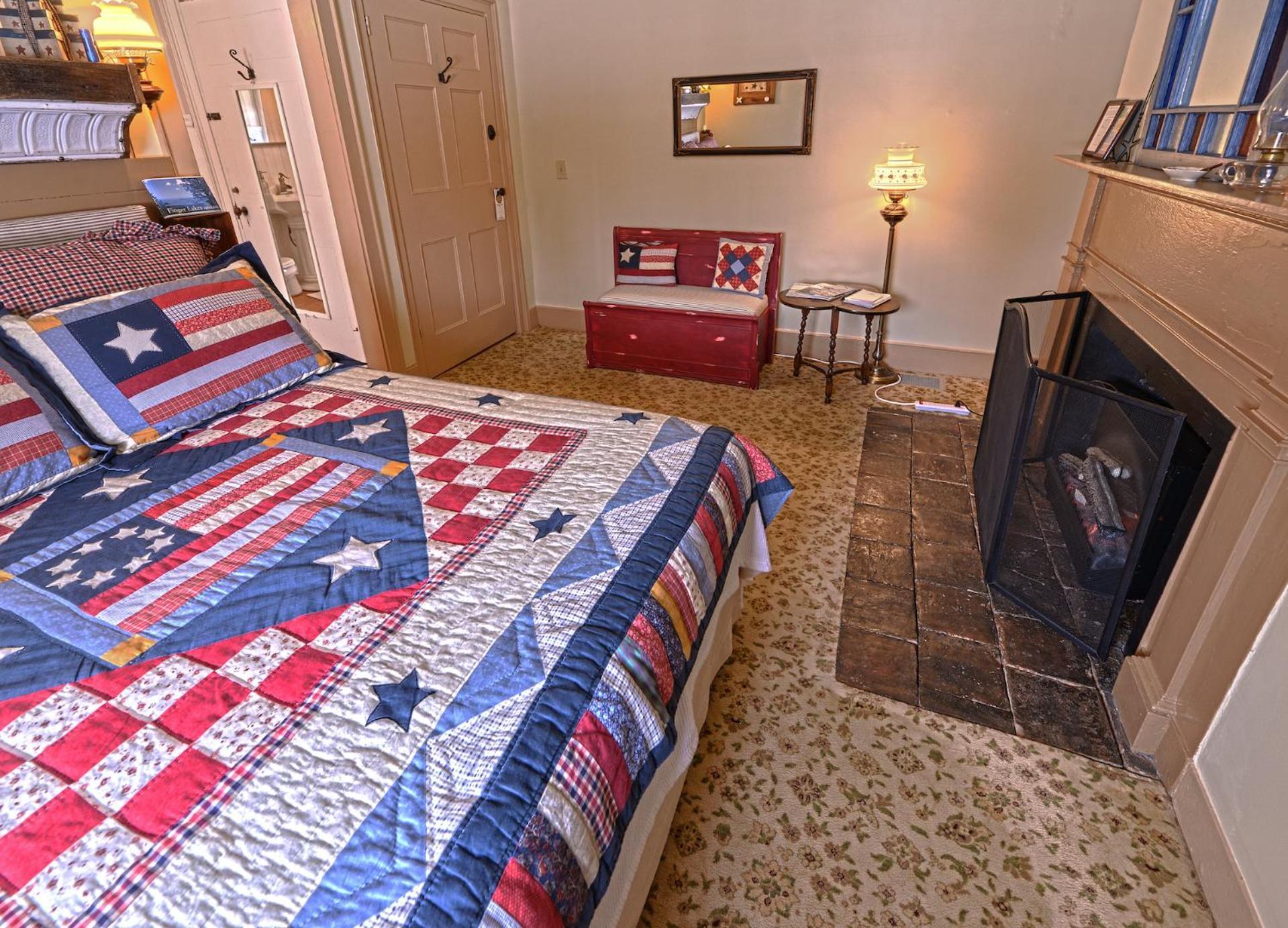 The Bed And Breakfast At Oliver Phelps Canandaigua Room photo